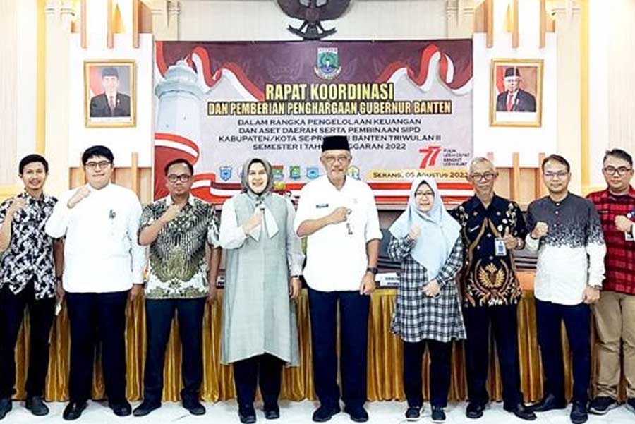 Pj Gubernur Beri Penghargaan Kabupaten/Kota Atas Pengelolaan Keuangan dan Aset Daerah